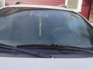 Шевроле Лачетти 2012 года выпуска, VIN XUUNF356JC0014008, госномер С977ХТ55. Учтены коррозийные повреждения, потертости и царапины на ЛКП. Задняя правая фара разбита. На лобовом стекле трещина. Требуется химчистка салона.