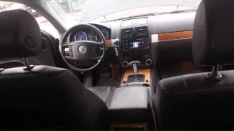 Volkswagen Touareg 2009 года, 240 л.с., пробег 226 545 км, полный привод, АКПП. Цвет черный, дизельный двигатель 3.0 л турбо. Имеются технические неисправности: повреждения ЛКП (сколы, царапины, сход лака), АКПП в аварийном состоянии (пинки, толчки, удары). Автомобиль на ходу. VIN…