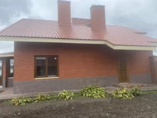 Жилой дом, адрес Россия, Республика Мордовия, Ельниковский район, с.Ельники, ул.Девятаева, д.5, площадь 136,6 кв.м., общая долевая собственность 1/5, кадастровый номер 13:07:0104008:1218. Сооружение (хоз.помещение), адрес Россия, Республика Мордовия, Ельниковский район, с.Ельники, ул.Девятаева…