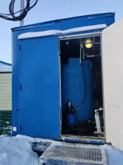Мобильное здание Италмас 25м3 ЯНАО Здание мобильное марки "Италмас" на раме, контейнерного типа с емкостью для воды 25м3, местонахождение: ЯНАО, Тазовский район, территория Тазовского НГКМ