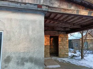 Дом 45,6 кв.м. и земельный участок 2300 кв.м., Ставропольский край, р-н Труновский, с Подлесное, ул Октябрьская, дом 103. Земельный участок, площадь 2300 кв.м., кадастровый (условный) номер: 26:05:010509:3, вид собственности: индивидуальная, и Здание, площадь 45.6 кв.м., назначение: Жилое…