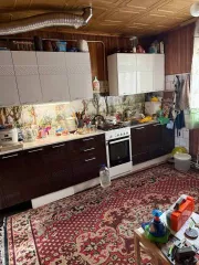  Здание   жилое общей  площадью  70.2кв.м.,  Кадастровый номер: 50:16:0603011:642, материал стен  смешанные, год постройки 2015г., количество  этажей  1 ,  адрес : Московская, р н Ногинский, с/пос. Аксено Бутырское, с.Кудиново, ул. Ленина, дом 90.        Земельный участок площадью 1537 кв.м…