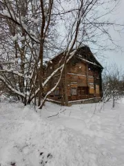 Нежилое здание 182,1 кв.м. с кадастровым номером 47:13:1202016:82, общей площадью 182,1 кв.м., количество этажей 2, в том числе подземных 0, с кадастровым номером 47:13:1202016:82 (Объект культурного наследия регионального значения «Дом, в котором в 1820-е гг. жил ученый археограф Бередников Яков…