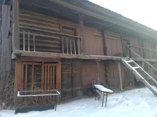 Амбар, 297,6 кв. м. Забайкальский край, Нерчинский район, г. Нерчинск, ул. Советская, д. 57. Кадастровый номер 75:12:200154:66. Назначение: нежилое, складское. Количество этажей: 2, в том числе подземных 0. Год ввода в эксплуатацию: 1990. Материалы наружных стен: рубленые. Объект культурного…