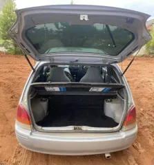 Toyota Starlet 1997 года, 88 л.с., пробег 385 655 км. Госномер P230ЕХ159, VIN: ЕР910233353, двигатель: 4Е 2152105, объем 1.3 л (1331 см³), цвет серебристый, МКПП. Состояние: требуется ремонт кузова (коррозия, лопнувшие передние стаканы, гнилые лонжероны крепления балки). Мотор и подвеска требуют…