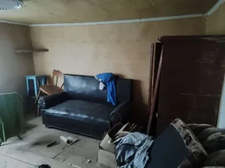 Жилое строение 13 кв.м, земельный участок 351 кв.м, Владимирская обл., Кольчугино. Жилое строение без права регистрации проживания, расположенное на садовом земельном участке, кадастровый номер: 33:18:000708:335, назначение: нежилое; адрес местонахождения: Владимирская обл., г. Кольчугино, п. Белая…