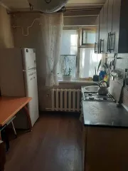 Квартира в Калининграде, 35 кв.м, 1 комната. Адрес: Калининградская обл., г. Калининград, ул. П. Морозова, д. 53, кв. 2, кадастровый номер: 39:15:150830:482, 1 этаж. Вместе с официальной площадью квартиры, указанной в выписке из ЕГРН, в данной квартире имеется неучтенная дополнительная площадь…