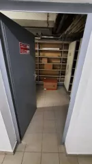 Здание, назначение: нежилое, общая площадь 2857,8 кв. м, этажность: 4 (в том числе подземных этажей 1), кадастровый номер 77:01:0006001:1083. Адрес (местонахождение) объекта: г.Москва, Пушкинская набережная, д. 8А, стр.3. Право собственности. 
Право аренды земельного участка с кадастровым номером…