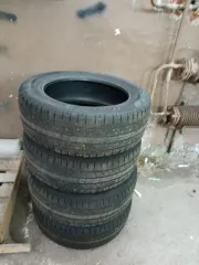 Audi A8 L 2013 года выпуска, VIN WAUZZZ4H4DN033252, госномер В055МВ716. Комплект зимних шин Nokian Tyres Hakkapeliitta 9SUV R18 235/55 104Т - 4 шт. Литые диски R19/8.5JPCD 5X112ET 35 ЦО 70.1 Dotz CP5 dar - 4 шт. Дополнительный комплект летних шин Viatti Bosco 235/55 R18 100H - 4 шт.