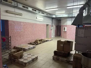 Здание 1088,3 кв.м. и земельный участок 874 кв.м., Республика Татарстан Здание (промблок), 1088,3кв.м., кад.№16:39:041101:472, Земельный участок, 874кв.м., кад.№16:39:041101:1006, Республика Татарстан, п. Нефтебаза, ул. Центральная 24