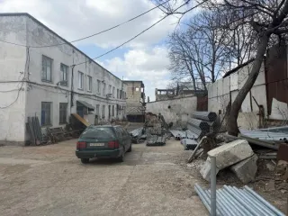 Нежилые здания с земельным участком, 3 415 кв. м, Республика Крым. Объекты недвижимого имущества (нежилые здания), переданные в пользование по договору аренды ООО «Технопарк» (ОГРН 1169102081411) до 25.10.2026, с расположенным под ними земельным участком по адресу: Республика Крым, г. Симферополь…
