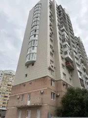 Залоговое имущество должника Абдуллаевой А.А.: квартира, вид объекта недвижимости: помещение, назначение: жилое, площадь 63,6 кв.м., этаж № 17, кадастровый номер 26:33:150314:739, ограничение прав и обременение объекта: ипотека в силу закона, запрещения регистрации, адрес: Российская Федерация…