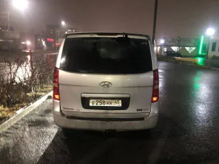 Hyundai Grand Starex 2010 года, 145 л.с., пробег 300000 км, АКПП. VIN: KMJWA37JBAU190694.
