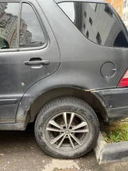 Mercedes-Benz ML320, 2000 Mercedes-Benz M-Класс, 2000 года, 218 лс, 354055 км, полный привод, АКПП, Легковой автомобиль, марка, модель: Mercedes-Benz ML320, VIN: 4JGAB54E5YA185990, категория тс – В, 2000 г.в., кузов: 4JGAB54E5YA185990, цвет кузова – черный, мощность двигателя, л.с. (кВт) – 218…