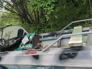 Казанка 5М4 1990 года. Регистрационный номер Р86-66ЧУ. Оснащен встроенным эхолотом и двигателем Yamaha с номером 1046674. П14130000032. Ключи отсутствуют, судовой билет имеется. Работоспособность двигателя под сомнением, находится длительное время на хранении на открытой площадке. Сведения о…