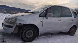Разукомплектованный легковой автомобиль, марка: Toyota, модель: Corolla Spacio, год изготовления: 1997, цвет: Серый, VIN: отсутствует, г/н: А557МВ124, двигатель №: AE111-6048357, разрешенная максимальная масса 1455 кг, масса без нагрузки 1180 кг (отсутствует заднее сиденье, повреждены левая…