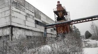 Имущественный комплекс по адресу: Красноярский край, г. Сосновоборск, ул. Заводская, д. 1  обременение: ипотека в пользу у ГКР «ВЭБ.РФ» : 1  Здание  административно бытовой корпус №8 , КН: 24:56:0101001:251, пл. 6600.60 кв. м  2  Здание  корпус складов , КН: 24:56:0101001:428, назначение: нежилое…