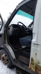 ГАЗ 2705, 2002. Автомобиль ГАЗ, модель: 2705, год изготовления: 2002 г.в., VIN: ХТН27050020242987, г.р.з. Т647УЕ47, вид собственности – совместная с супругом Арефьевым А.А. Автомобиль в неудовлетворительном состоянии, не находу, имеет сквозную коррозию металла по всему кузову, некомплектен…
