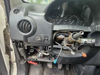 Citroen Berlingo 2011 грузовой фургон марки: Citroen модель: Berlingo, год выпуска: 2011 г., идентификационный номер (VIN): VF7GCKFWCBX506043 Ознакомится с условиями и порядком проведения торгов, оформлением подачи заявок, проектом договора купли-продажи можно на сайте…