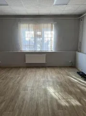 Нежилое помещение 97,5 кв. м, Ростовская обл., г. Таганрог, ул. Большая Бульварная, 10-25; 1101/3432 доли в праве общей долевой собственности на земельный участок, категория земель: земли населенных пунктов, вид разрешенного использования: для использования в производственных целях. Ознакомление с…