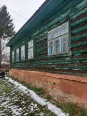 Земельный участок, площадь 4382 +/  3.89 кв.м., кадастровый  условный  номер: 57:05:0460101:22,Жилой дом, площадь 56.9 кв.м., назначение: 57:05:0460101:164, адрес  местонахождение : Россия, м.р н Сосковский, с.п. Алпеевское, п. Алпеевское, д. 90, кадастровый  условный  номер: 57:05:0460101:164