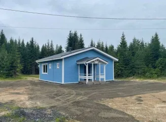 Жилой дом 90,6 кв.м и земельный участок 1500 кв.м в Карелии. Дом жилой, площадью 90,6 кв.м, одноэтажный, расположен по адресу: Респ. Карелия, Прионежский р-н, п. Деревянка, ул. Нагорная, д. 12 (кадастровый номер 10:20:0080120:181). Земельный участок площадью 1500 кв.м, категория земель: земли…