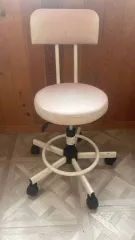 Стул для врача.