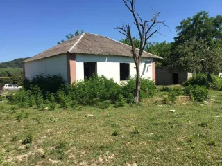 1/2 доли дома и участков, 1137 кв.м, Краснодарский край. 1/2 доля дома и 1/2 доля земельного участка в Краснодарском крае еще 1/2 доля дома и 1/2 доля земельного участка в Краснодарском крае еще 1/2 доля земельного участка, площадь 1137 +/- 24 кв.м., адрес (местонахождение): Россия, край…