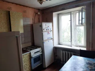 1/2 доли квартиры 49.2 кв.м, назначение: Жилое, адрес (местонахождение): Россия, обл Ульяновская, г Инза, 7 микрорайон, дом 11, квартира 42, площадь: 49,2 кв.м., кадастровый (условный) номер: 73:04:030148:1497. Находится в долевой собственности (имеются аресты и ограничения).