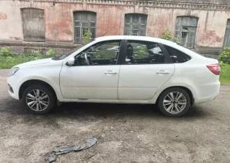 Lada Granta 2021, легковой автомобиль.