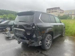 Lexus LX 570 VIN: JTJHY00WX04279138