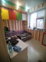 Квартира 40,5 кв.м, 4 этаж, Сургут. 1/4 доля квартиры в Сургуте. 2-комнатная квартира, площадь 40,5 кв.м., назначение: Жилое, этаж: 4, адрес: Россия, АО Ханты-Мансийский Автономный округ - Югра, г Сургут, проезд Дружбы, дом 13, квартира 14, кадастровый номер: 86:10:0101030:2772