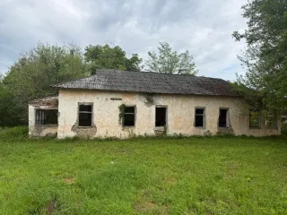 Здание детских яслей 389,4 кв.м и участок 2731 кв.м, Краснодарский край. Здание детских яслей площадью 389,4 кв. м, назначение: нежилое, кадастровый номер 23:06:0904014:80, по адресу: Гулькевичский район, ст. Скобелевская, ул. Дружбы, д. 13, и земельный участок площадью 2731 кв. м, кадастровый…