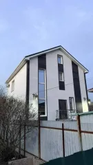 Дом 177,2 м² и участок 490 м² в Ростовской области. Жилой дом с правом регистрации проживания, расположенный на дачном земельном участке, количество этажей: 3, в том числе подземных 1, общей площадью 177,2 кв.м., расположенный по адресу: Россия, Ростовская область, г. Ростов-на-Дону, Первомайский…