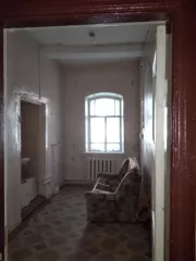 Земельный участок общей площадью 650 кв.м. с кадастровым номером: 43:41:000042:173, по адресу: Российская Федерация, Кировская область, г.о. город Вятские Поляны, г. Вятские Поляны, ул. Советская, з/у 15 с расположенным на нем объектом федерального имущества – нежилое здание общей площадью 212,4…