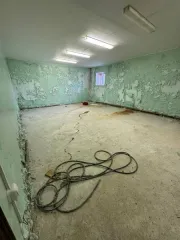 Помещение 49,5 кв. м, ЯНАО, Пуровский район, пгт. Уренгой, мкр. Геолог д. 3, кадастровый номер: 89:05:020301:17703, год постройки: 2015, назначение: нежилое. Расположение в пределах объекта недвижимости: подвал.