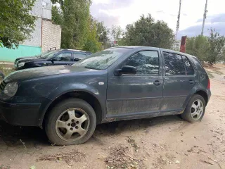 Volkswagen Golf 1.4 2000 года, VIN WVWZZZ1JZYU010837, цвет серый.