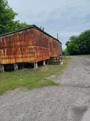 Помещение склада-эстакады в производственном здании площадью 37.8 кв.м. Местоположение: Новосибирская область, Кочковский район, село Кочки, улица Советская, дом 11. Кадастровый номер: 54:12:010111:519. Назначение: нежилое. Расположено на 1 этаже. Виды разрешенного использования: нежилое…