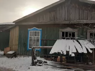 Нежилое одноэтажное деревянное здание,  с кадастровым номером 38:16:000010:1846, площадью 296,00 кв.м., расположенное по адресу: Российская Федерация, Иркутская область, Усольский район, р.п.Мишелевка, ул.П.Кузякина, д.26а Нежилое здание площадью 296,0 кв.м., с кадастровым номером…