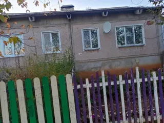 Помещение, назначение: жилое (квартира), этаж: 1, общая площадь 66,1 кв. м., адрес: Удмуртская Республика, Увинский район, село Киби-Жикья, улица Школьная, дом 25, квартира 1. Кадастровый номер 18:21:031001:646 (общая долевая собственность, доля в праве 1/4). Земельный участок, категория земель…