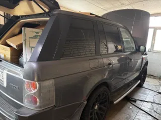 Land Rover Range Rover 2005 легковой автомобиль: ЛЕНД РОВЕР; РЕНДЖ РОВЕР; 2005 г.в., г/н М194УК75, цвет серый темный, VIN: SALLMAMA45A193448, номер кузова (прицепа): SALLMAMA45A193448. ПТС отсутствует. ТС не на ходу, не работает двигатель, находится в стадии ремонта, салон кожаный, цвет салона белый