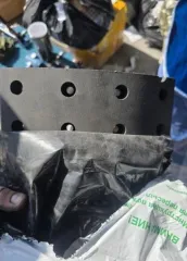 Разное имущество: аккумулятор Makita, клапан NISSAN, швабра, кисти 13. Литий-ионная (Li-lon) аккумуляторная батарея «Makita 18V/2Ah BL1820G», 9. Клапан выпускной «NISSAN 13202-1LAOD» 42. Ручная швабра для уборки полов. 31. Рассекатель пламени. 2. Бельевая веревка бытовая 11. Кисти малярные…