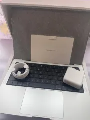 Ноутбук Apple MacBook Pro с чипом Apple M3 Pro, объем памяти 512 ГБ - 2 штуки. Документы отсутствуют. Работоспособность не проверялась. Оригинальность не подтверждена. Состояние: без видимых следов эксплуатации.