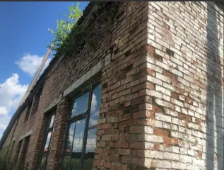 Гараж 490.5 кв. м, земельный участок 1754 кв. м. Красноярский край, Сухобузимский район, с. Сухобузимское, ул. Ленина, д. 82, стр. 3. Здание нежилое, назначение: Гараж, КН 24:35:0450228:58, площадью 490,5 кв. м, количество этажей - 2, в том числе подземных 0. Техническое состояние здания согласно…