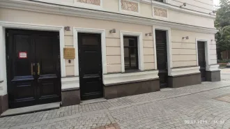 Квартира 476,5 кв. м, адрес: Москва, Подсосенский пер., д. 3, кв. 61, этаж № -2, этаж № -1, цокольный этаж № 0, этаж № 1, частично требует ремонта, без отделки, часть площади относится к подземным этажам, в помещениях, являющихся частью квартиры размещены общедомовые коммуникации, в доме расположен…
