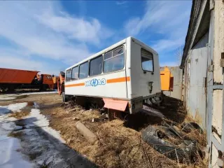 Движимое имущество: здания мобильные, находящиеся по адресу Хабаровский край р.п. Хор. Вагон жилой 8-местный, инв. №А00000032. Вагон (дом) "Kalipso-6.03" ПТО с печью Бутаков (2,5х8,0 м) на полозьях, зав. №1496, инв. №В00001326. Вагон (дом) "Kalipso-6.01" Штаб с печью Бутаков (2,5х6,0 м) на…
