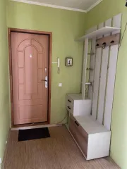 Трехкомнатная квартира 71.6 кв.м, Башкортостан, г. Мелеуз, ул. Смоленская, д. 33, кв. 179. Кадастровый номер: 02:68:010615:753. Имущество в залоге у ПАО Сбербанк. Имеется задолженность по коммунальным платежам, включая взносы за капитальный ремонт. Квартира реализуется без мебели и техники, в ней…