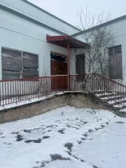 Нежилое здание: столовая в т.ч. кафе, назначение: нежилое,  площадью 1592 кв.м , КН 69:01:0070120:35 по адресу: Российская Федерация, Тверская область, м.о. Андреапольский, г.Андреаполь, ул. Авиаторов, д.64  с земельным участком, кадастровый номер  69:01:0070120:1012, категория земель: земли…