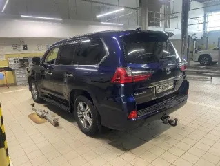 Lexus LX570, 2019 год выпуска, VIN JTJHY00W004307061. Ознакомление с имуществом осуществляется по предварительной записи по тел. +7-987-327-18-88.
