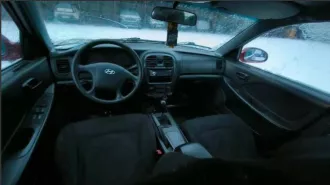 Хендэ Соната 2005 г.в., VIN X7MEM41BP5M006998, цвет красный, г/р/з/ У090УР71. Находится в залоге у ООО МФК «КарМани».